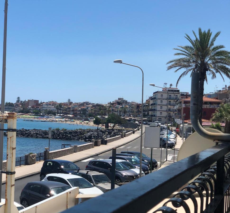 Appartement Vacanzenaxos - Casa Frontemare à Giardini-Naxos Extérieur photo