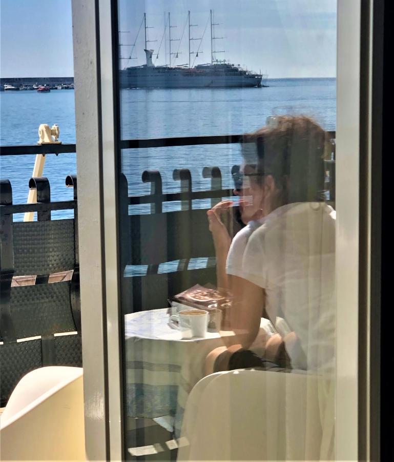Appartement Vacanzenaxos - Casa Frontemare à Giardini-Naxos Extérieur photo